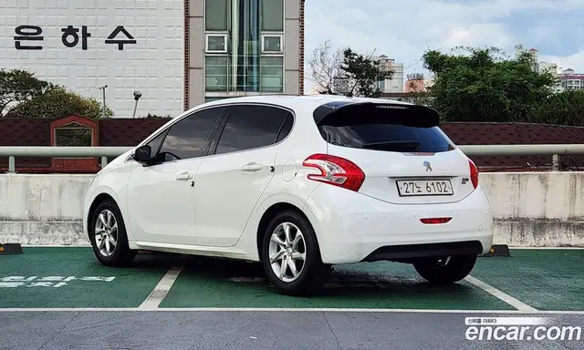Peugeot 208 2013 1.4 автомат (гидро), миниатюра 2 Peugeot 208 2013 1.4 автомат (гидро), миниатюра 2