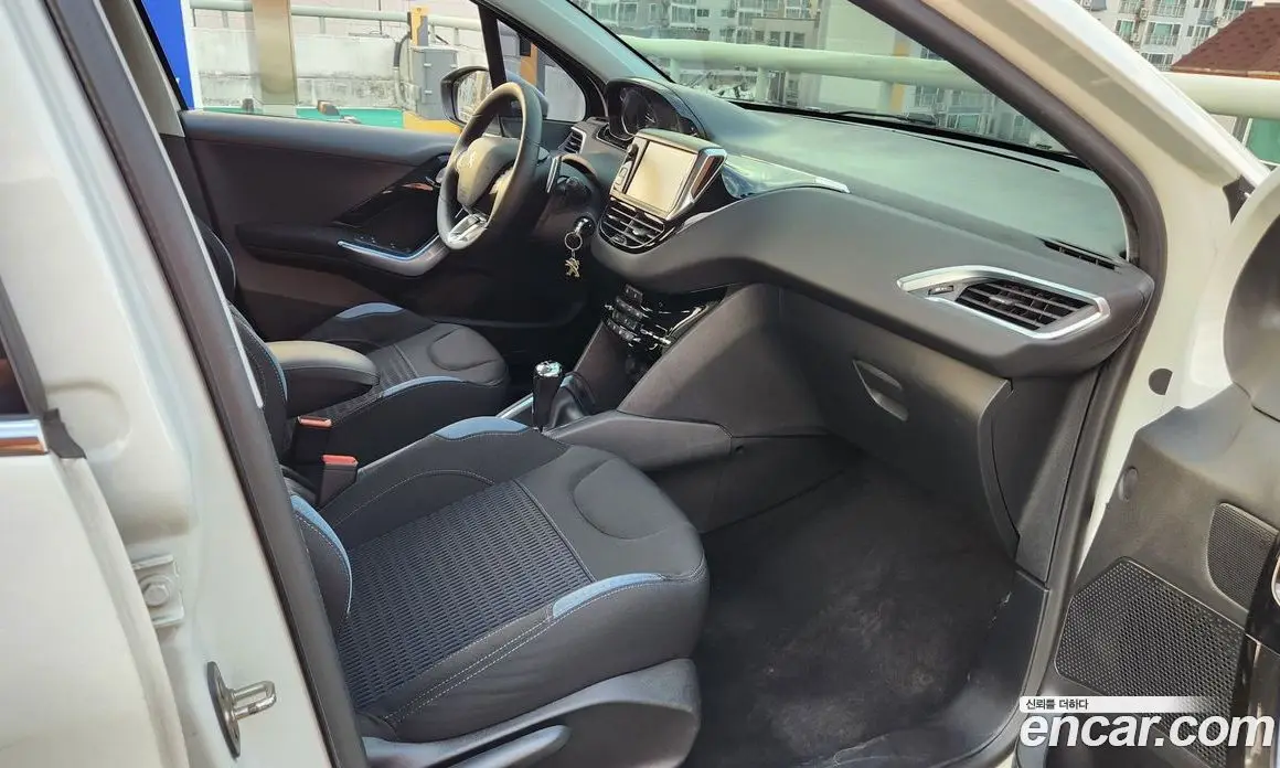 Peugeot 208 2013 1.4 автомат (гидро), фото 12 Peugeot 208 2013 1.4 автомат (гидро), фото 12