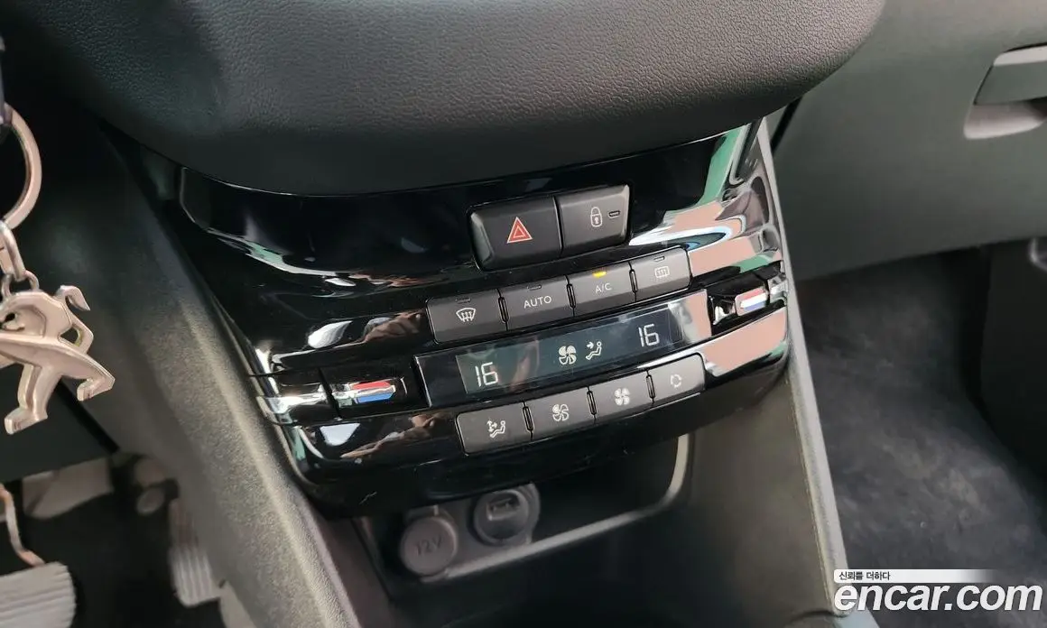 Peugeot 208 2013 1.4 автомат (гидро), фото 16 Peugeot 208 2013 1.4 автомат (гидро), фото 16