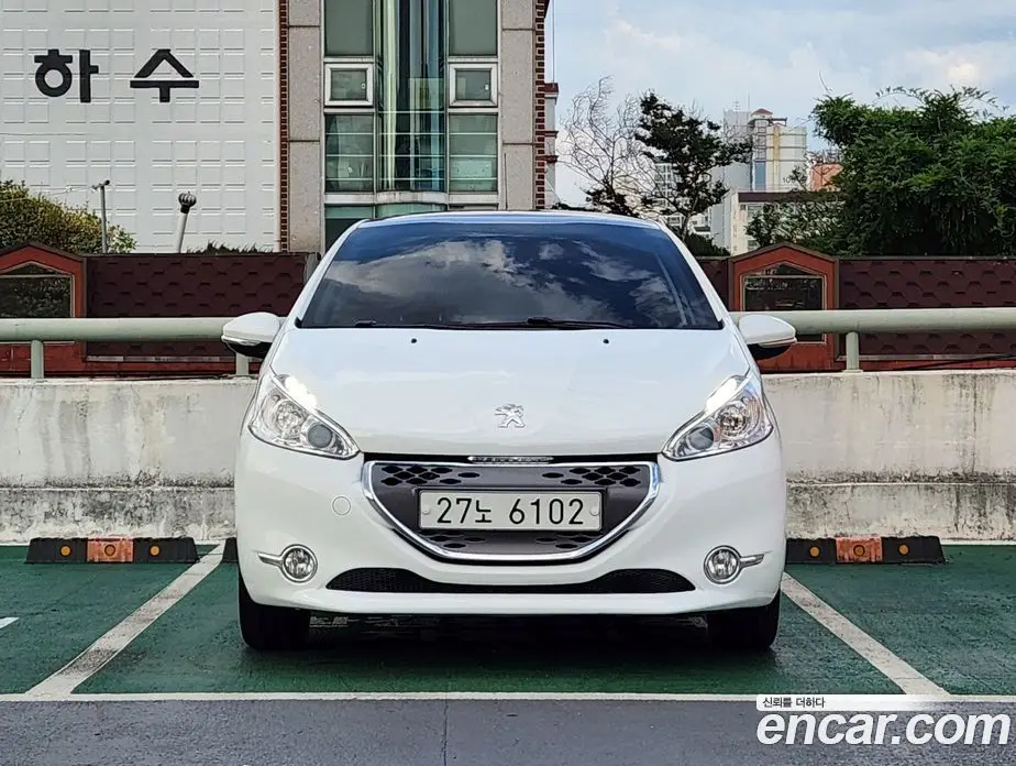 Peugeot 208 2013 1.4 автомат (гидро), фото 3 Peugeot 208 2013 1.4 автомат (гидро), фото 3