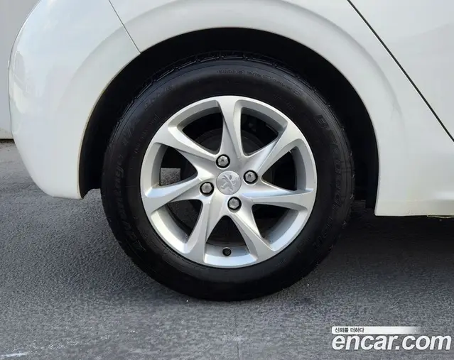 Peugeot 208 2013 1.4 автомат (гидро), миниатюра 5 Peugeot 208 2013 1.4 автомат (гидро), миниатюра 5
