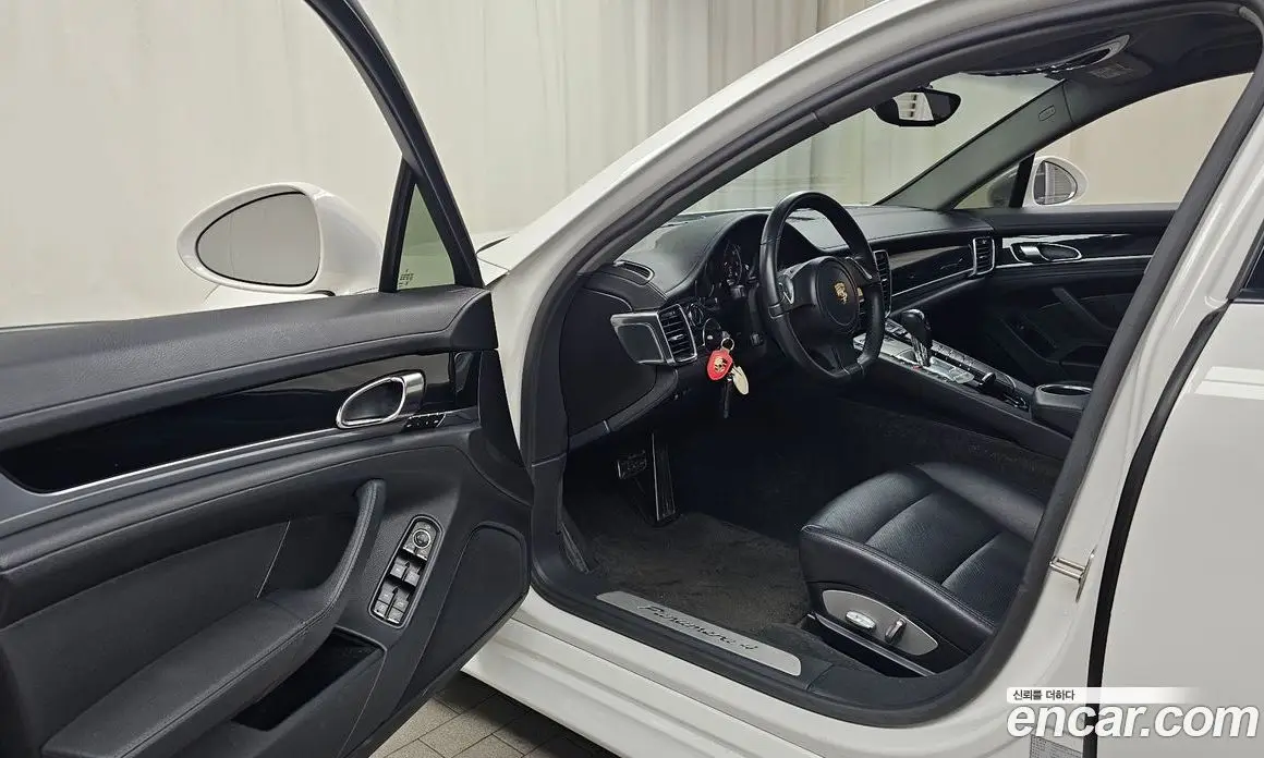 Porsche Panamera 2012 3.6 автомат (гидро), фото 10 Porsche Panamera 2012 3.6 автомат (гидро), фото 10