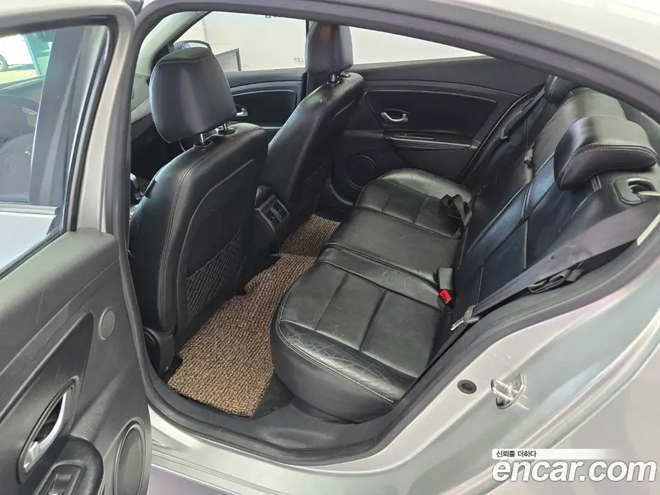 Renault (Samsung) SM3 2010 1.6 автомат (гидро), фото 10 Renault (Samsung) SM3 2010 1.6 автомат (гидро), фото 10