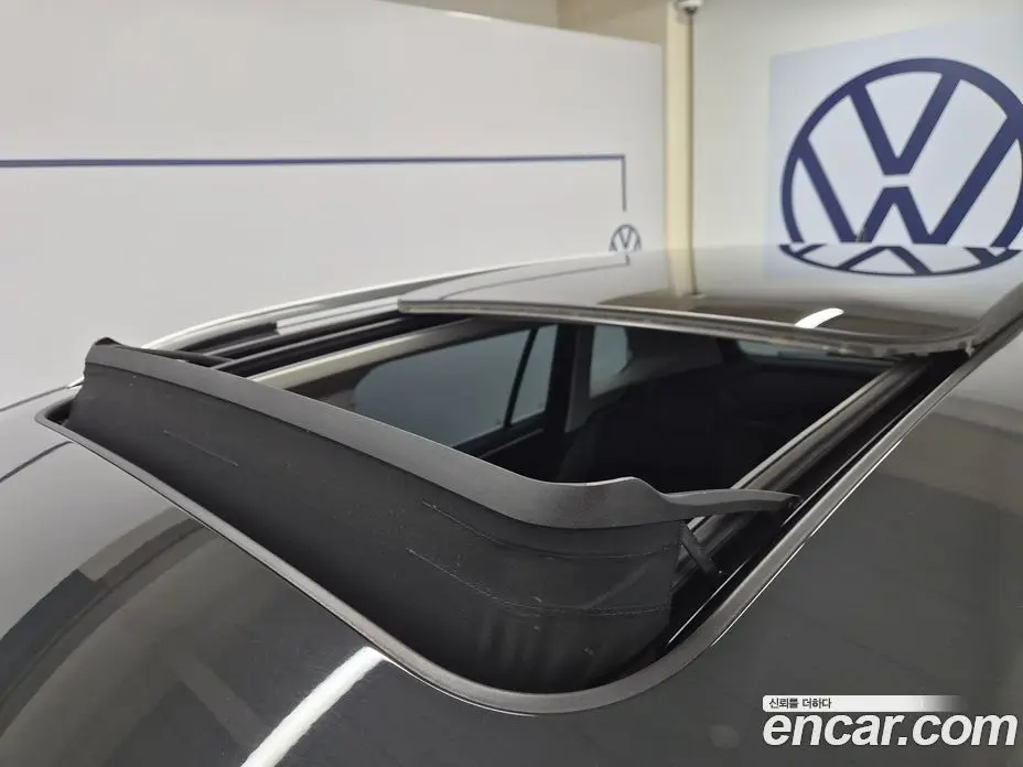 Volkswagen Tiguan 2018 2.0 автомат (гидро), фото 15 Volkswagen Tiguan 2018 2.0 автомат (гидро), фото 15