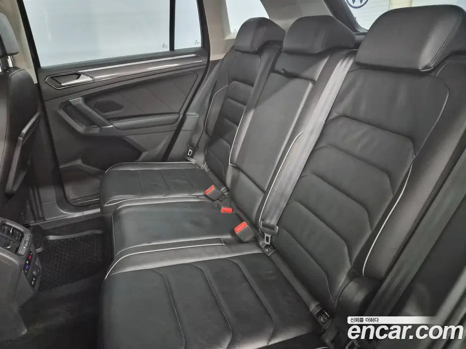 Volkswagen Tiguan 2018 2.0 автомат (гидро), фото 20 Volkswagen Tiguan 2018 2.0 автомат (гидро), фото 20