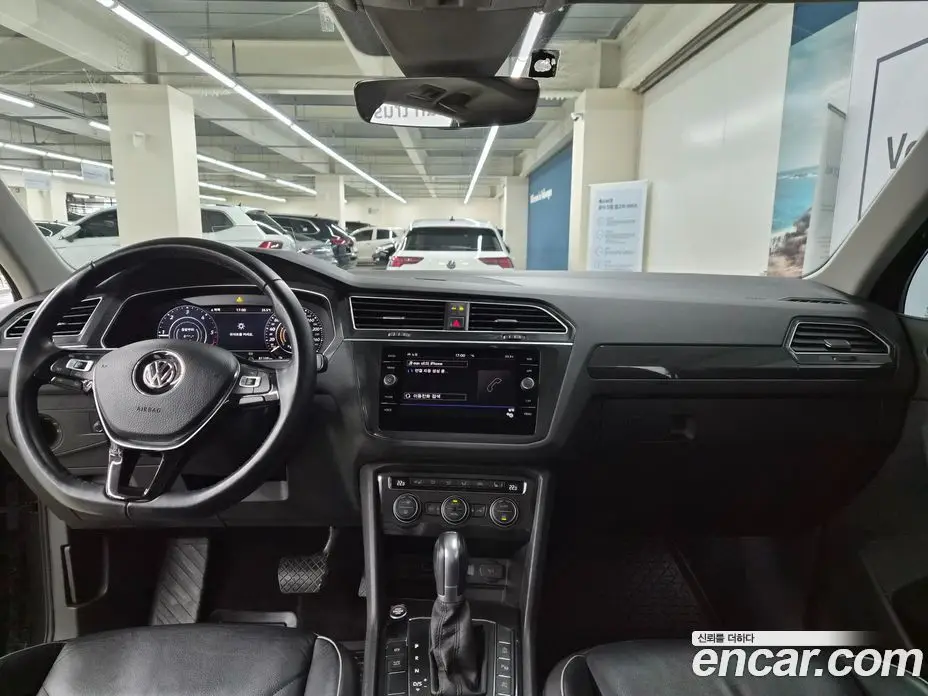 Volkswagen Tiguan 2018 2.0 автомат (гидро), фото 7 Volkswagen Tiguan 2018 2.0 автомат (гидро), фото 7
