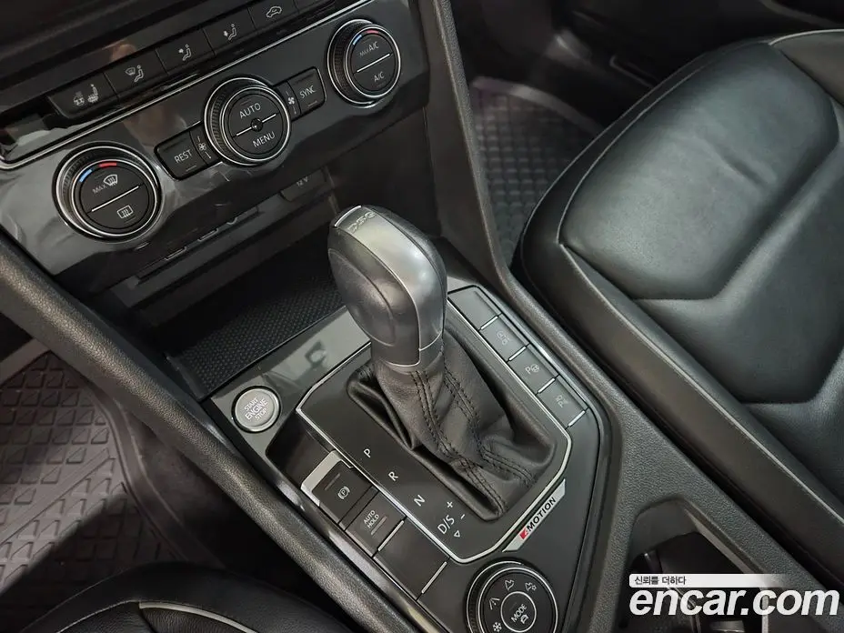 Volkswagen Tiguan 2018 2.0 автомат (гидро), фото 9 Volkswagen Tiguan 2018 2.0 автомат (гидро), фото 9