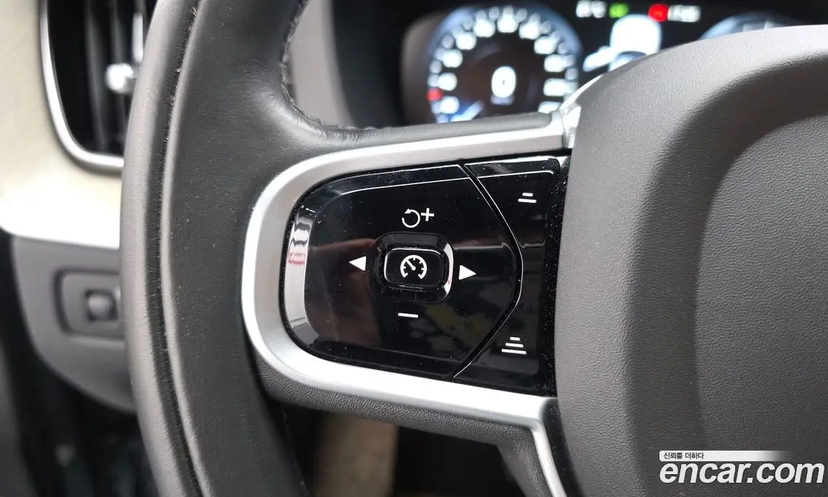 Volvo XC60 2020 2.0 автомат (гидро), фото 35 Volvo XC60 2020 2.0 автомат (гидро), фото 35