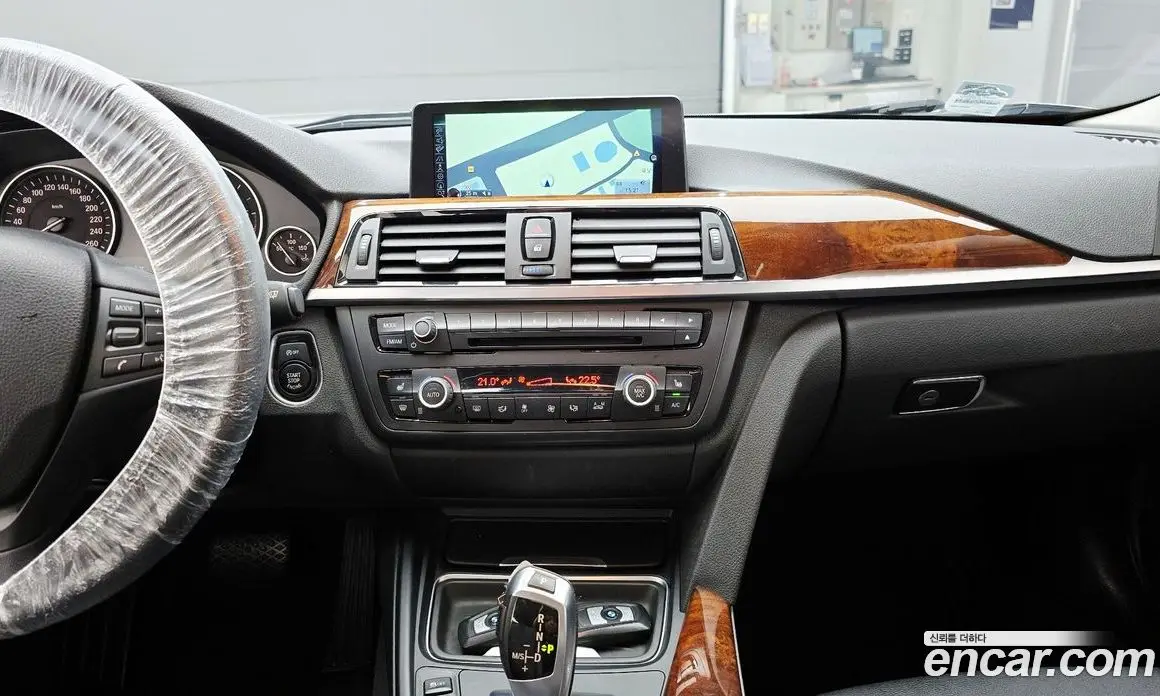 BMW 3 серия 2015 2.0 автомат (гидро), фото 14