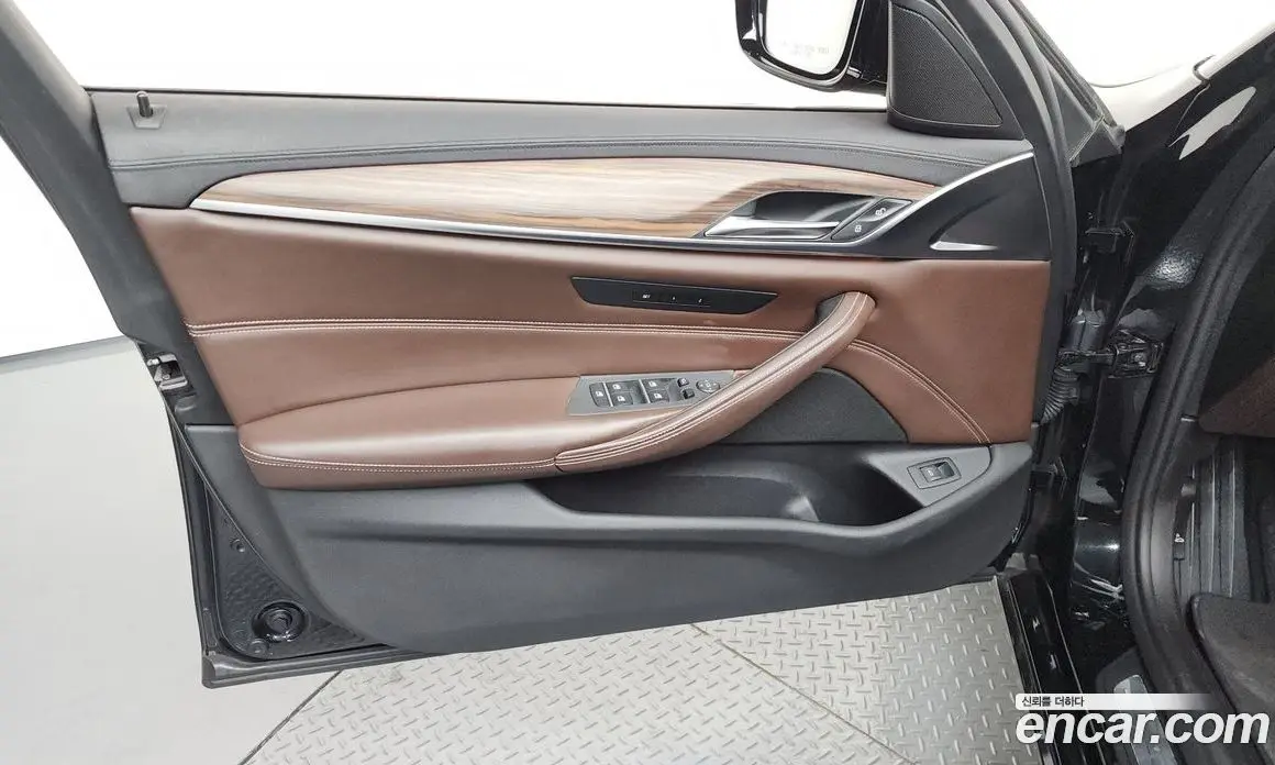 BMW 5 серия 2018 2.0 автомат (гидро), фото 14