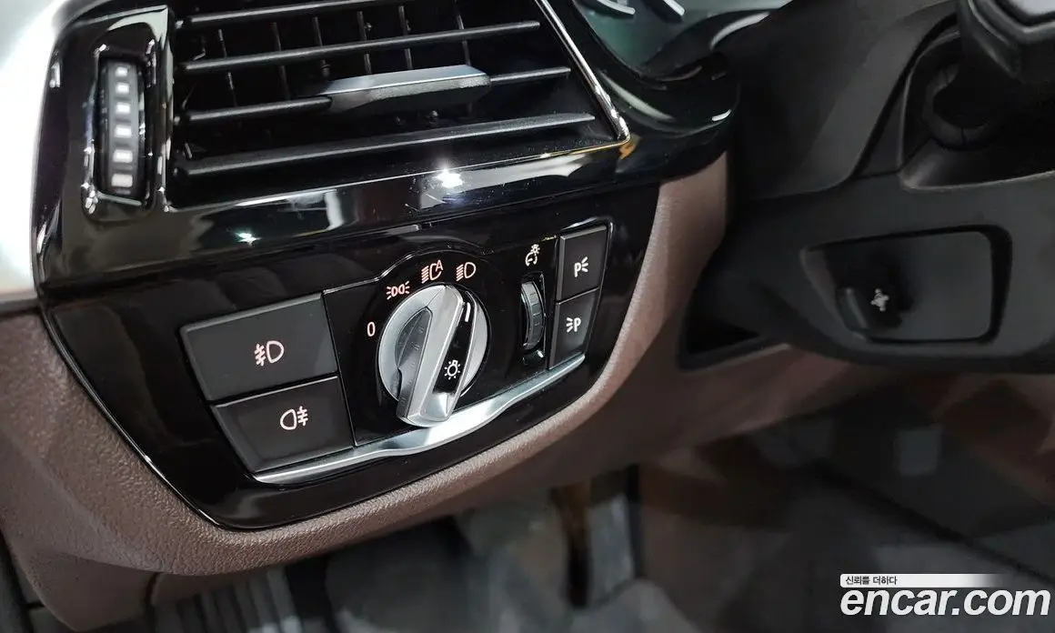 BMW 5 серия 2018 2.0 автомат (гидро), фото 30