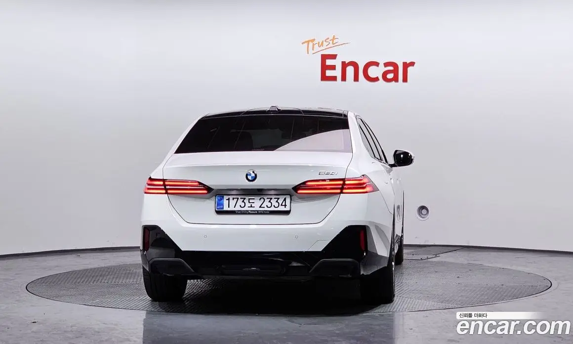 BMW 5 серия 2025 2.0 автомат (гидро), фото 4