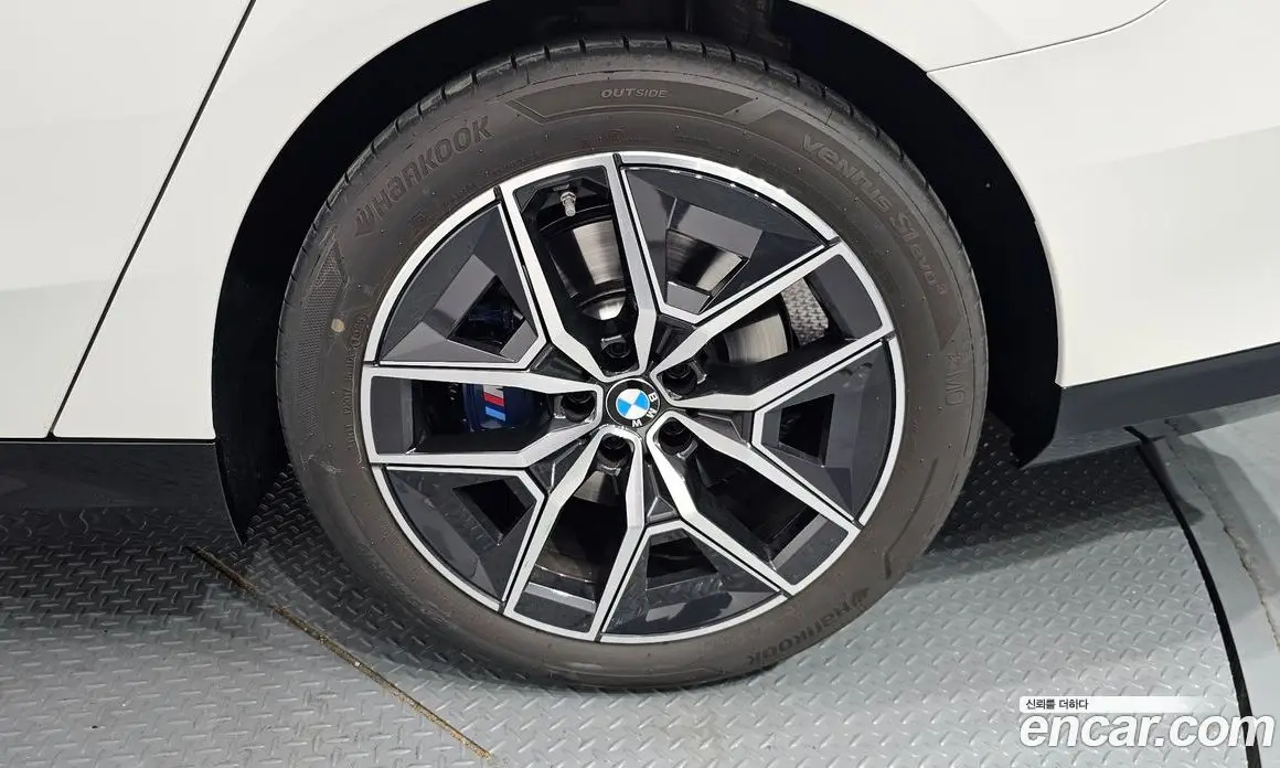 BMW 5 серия 2025 2.0 автомат (гидро), фото 5