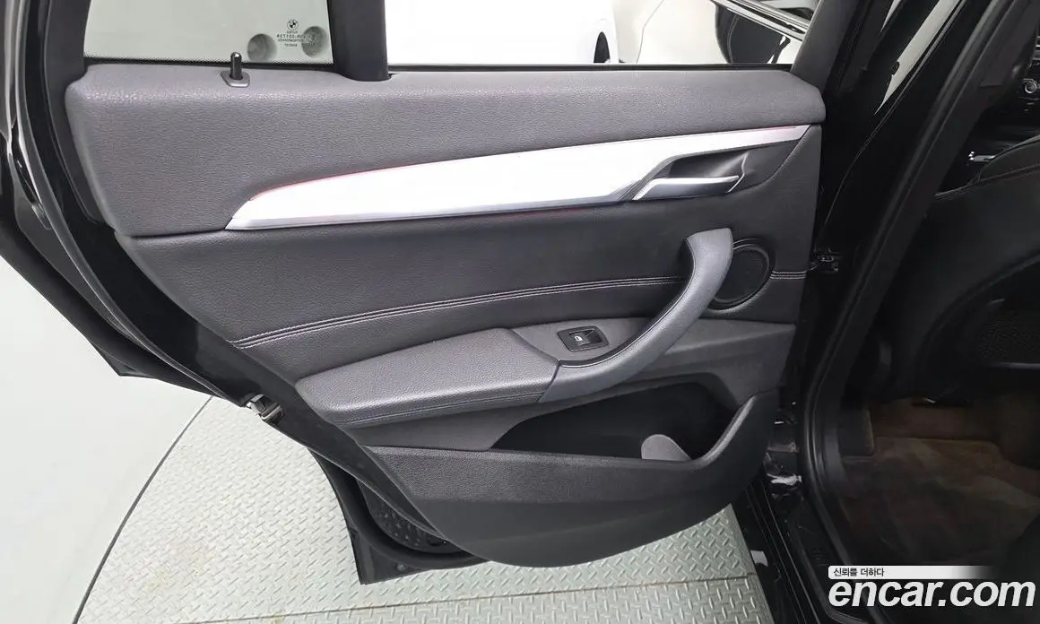 BMW X1 2022 2.0 автомат (гидро), фото 14