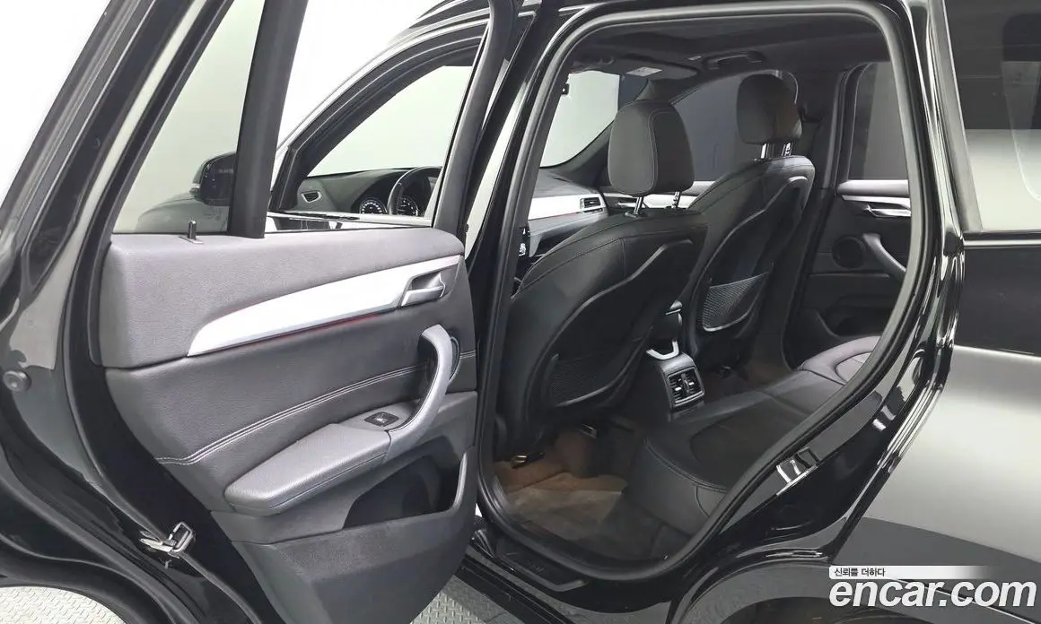 BMW X1 2022 2.0 автомат (гидро), фото 15