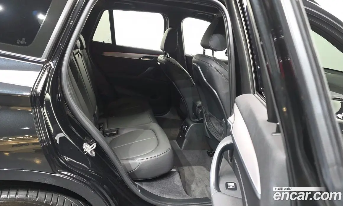 BMW X1 2022 2.0 автомат (гидро), фото 17