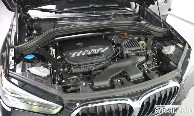 BMW X1 2022 2.0 автомат (гидро), миниатюра 5
