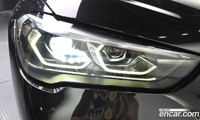 BMW X1 2022 2.0 автомат (гидро), миниатюра 7