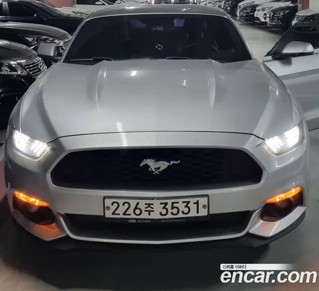 Ford Mustang 2015 2.3 автомат (гидро), миниатюра 1 Ford Mustang 2015 2.3 автомат (гидро), миниатюра 1