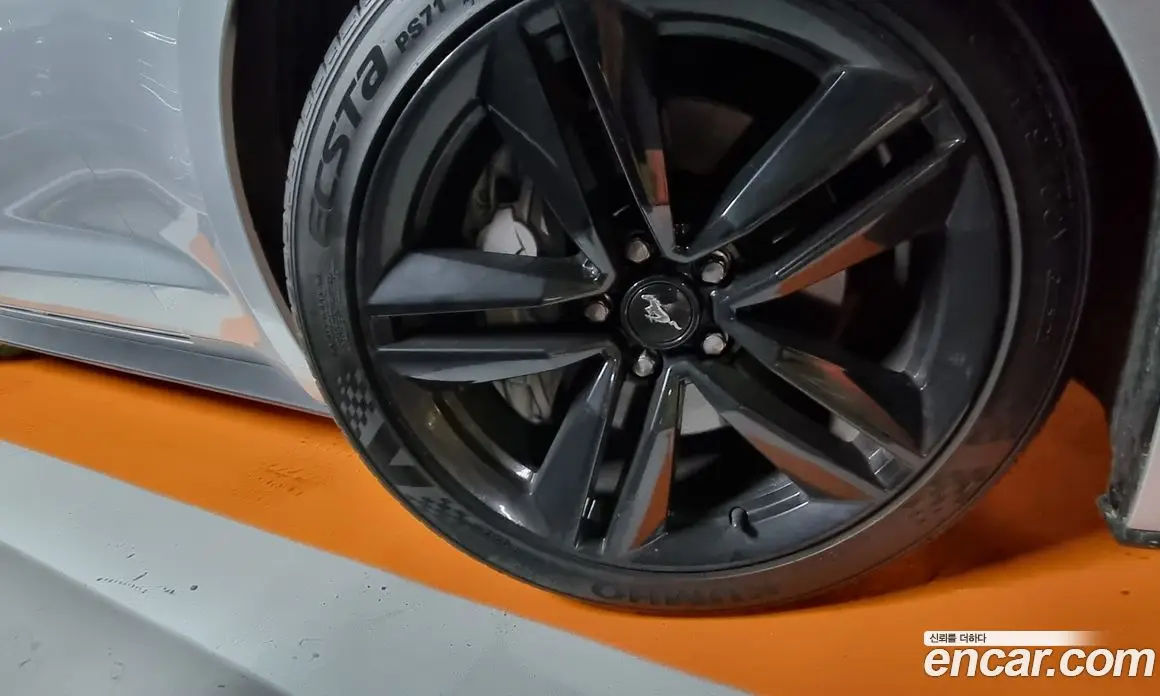 Ford Mustang 2015 2.3 автомат (гидро), фото 10 Ford Mustang 2015 2.3 автомат (гидро), фото 10
