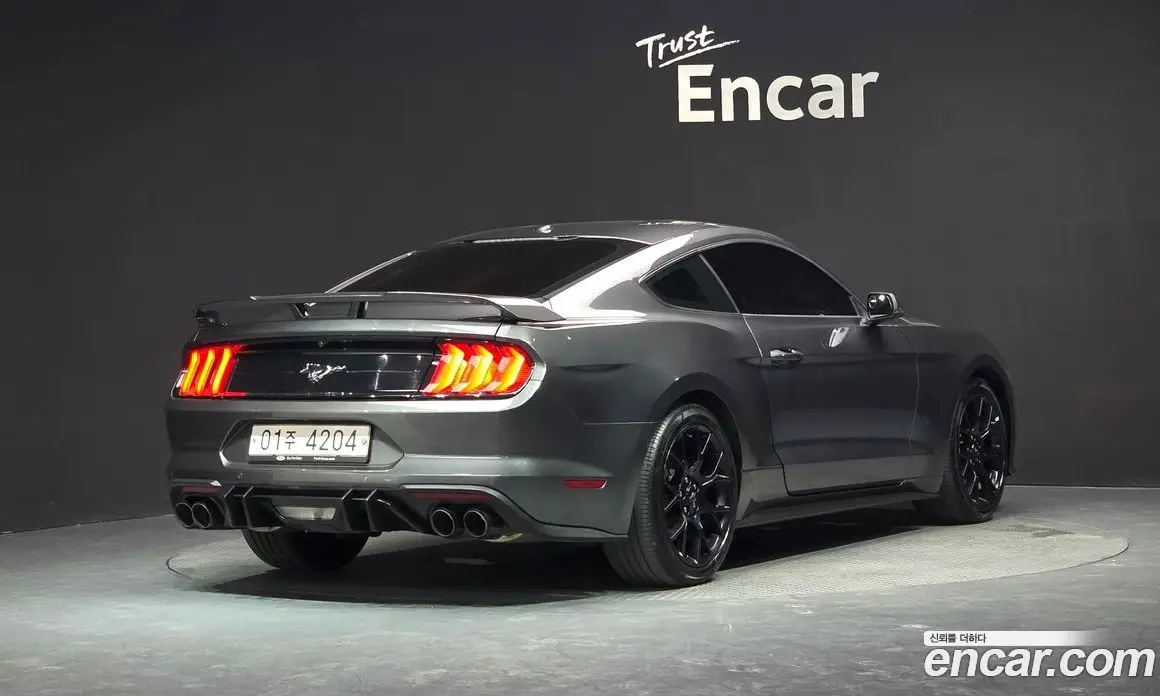 Ford Mustang 2018 2.3 автомат (гидро), фото 2 Ford Mustang 2018 2.3 автомат (гидро), фото 2