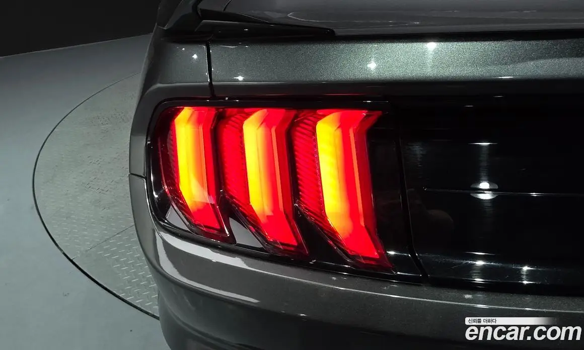 Ford Mustang 2018 2.3 автомат (гидро), фото 9 Ford Mustang 2018 2.3 автомат (гидро), фото 9