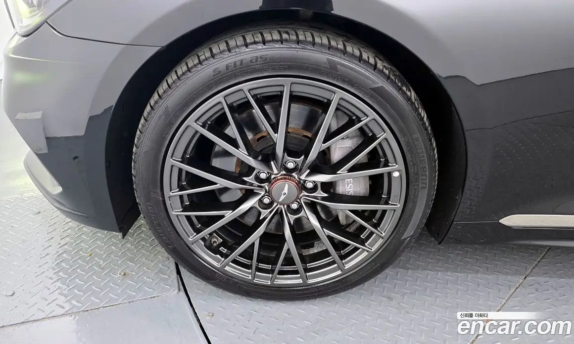 Genesis G80 2017 3.3 автомат (гидро), фото 5 Genesis G80 2017 3.3 автомат (гидро), фото 5