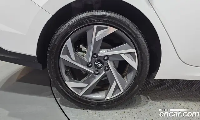 Hyundai Avante 2024 1.6 автомат (гидро), миниатюра 5 Hyundai Avante 2024 1.6 автомат (гидро), миниатюра 5