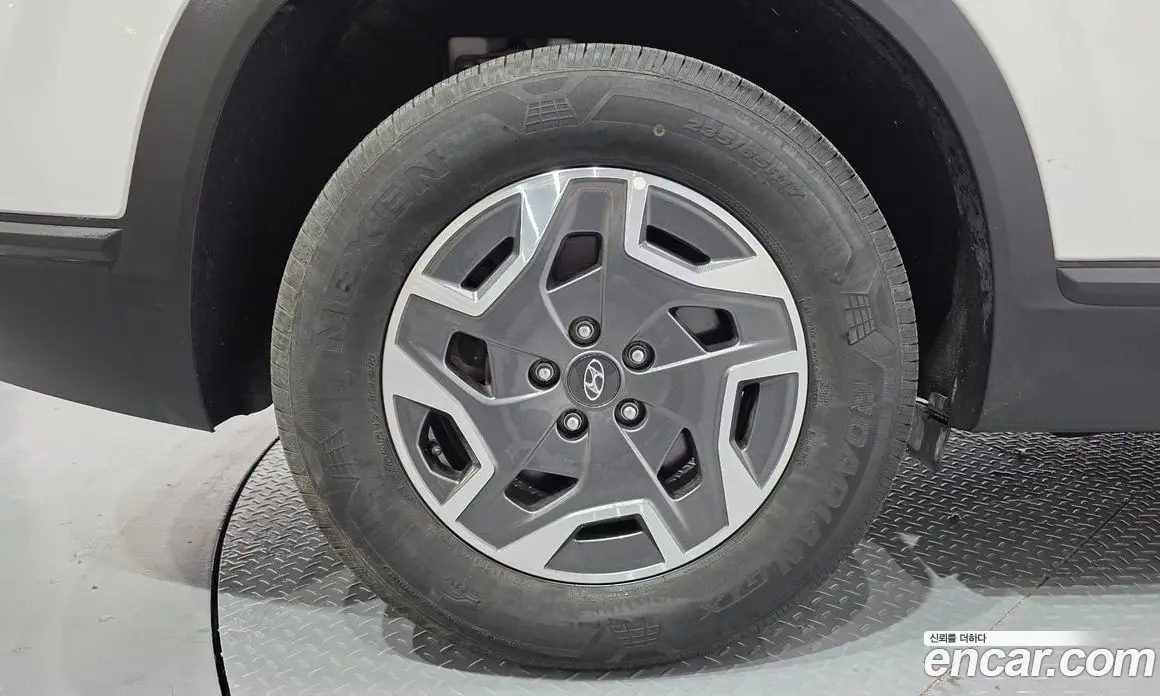 Hyundai Santa Fe 2023 1.6 автомат (гидро), фото 5
