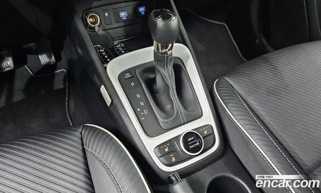 Hyundai Venue 2020 1.6 автомат (гидро), миниатюра 12