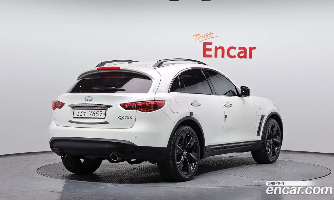 Infiniti QX70 2017 3.7 автомат (гидро), фото 2 Infiniti QX70 2017 3.7 автомат (гидро), фото 2