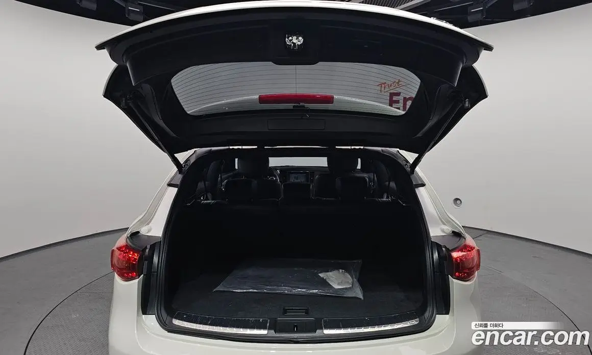 Infiniti QX70 2017 3.7 автомат (гидро), фото 20 Infiniti QX70 2017 3.7 автомат (гидро), фото 20