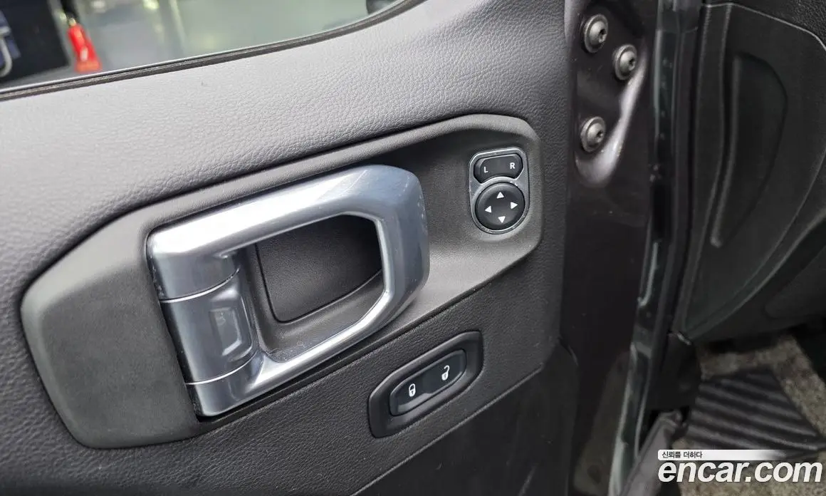 Jeep Wrangler 2022 2.0 автомат (гидро), фото 18