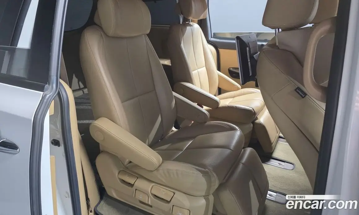 Kia Carnival 2019 2.2 автомат (гидро), фото 17