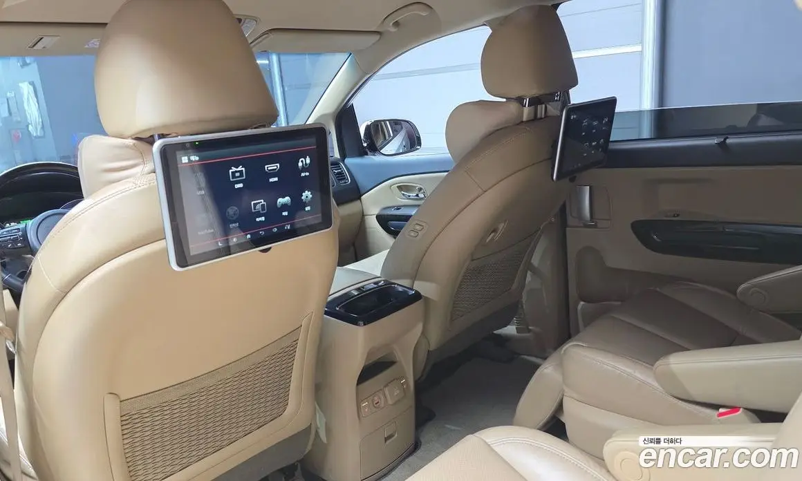Kia Carnival 2019 2.2 автомат (гидро), фото 18