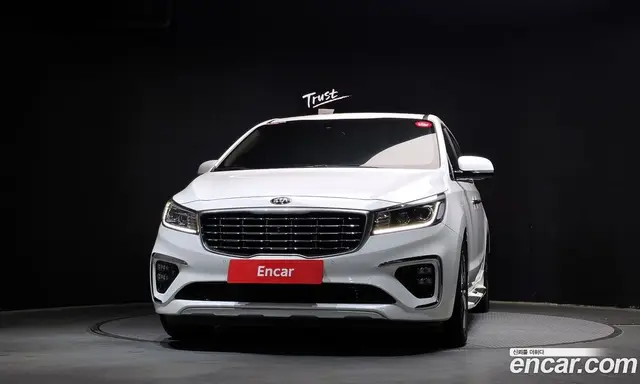 Kia Carnival 2019 2.2 автомат (гидро), миниатюра 3