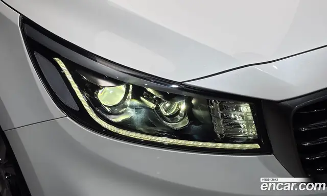 Kia Carnival 2019 2.2 автомат (гидро), миниатюра 8