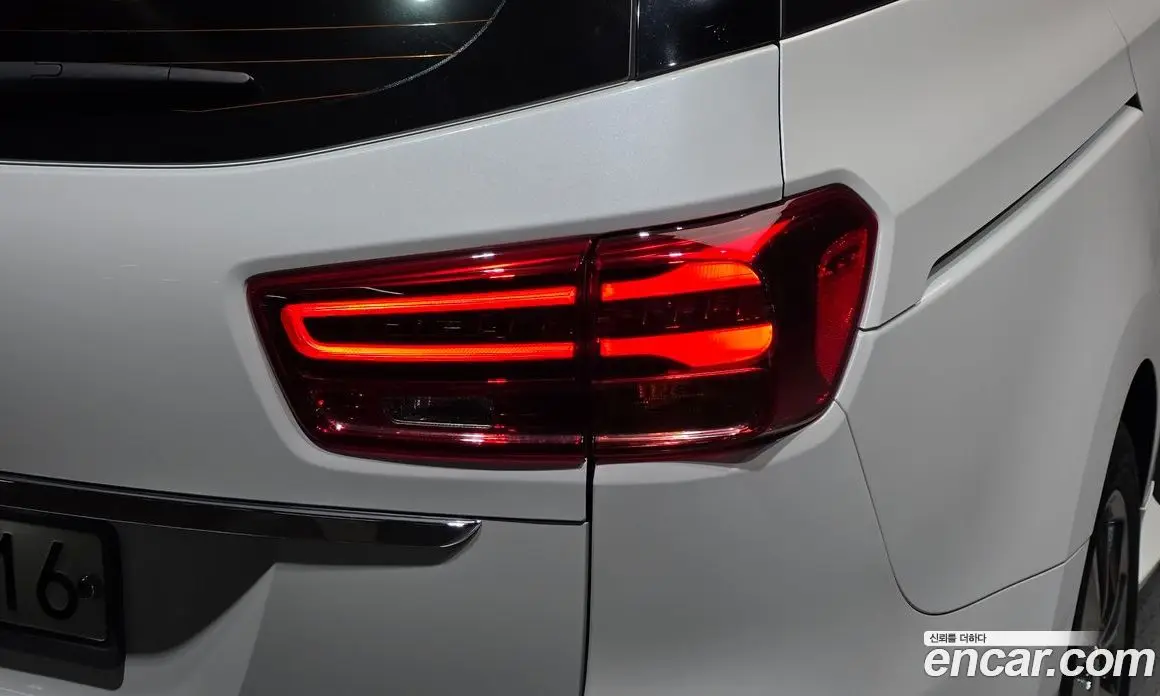 Kia Carnival 2019 2.2 автомат (гидро), фото 9