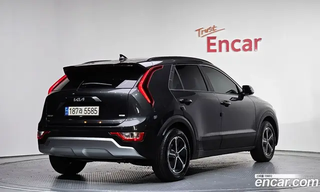 Kia Niro 2023 1.6 автомат (гидро), миниатюра 2