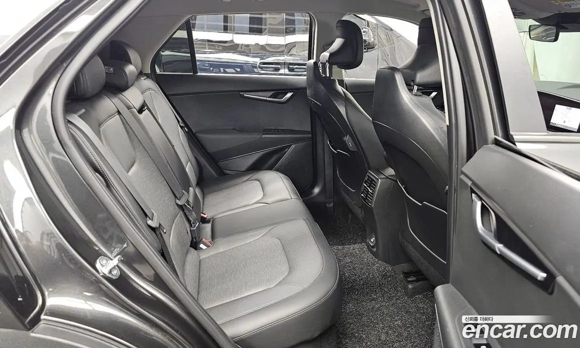 Kia Niro 2023 1.6 автомат (гидро), фото 18
