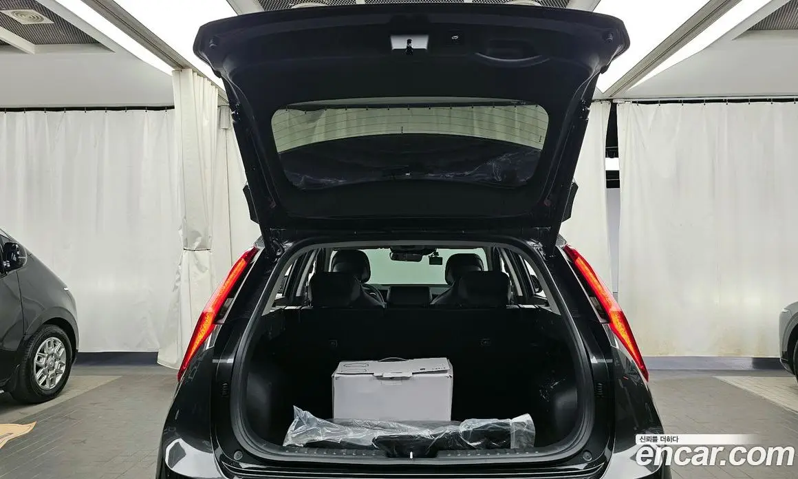 Kia Niro 2023 1.6 автомат (гидро), фото 26