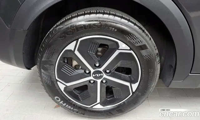 Kia Niro 2023 1.6 автомат (гидро), миниатюра 5