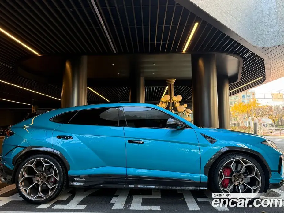 Lamborghini Urus 2023 4.0 автомат (гидро), фото 3 Lamborghini Urus 2023 4.0 автомат (гидро), фото 3