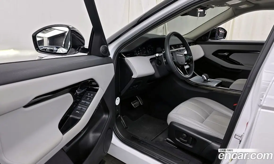 Land Rover Range Rover Evoque 2024 2.0 автомат (гидро), фото 10 Land Rover Range Rover Evoque 2024 2.0 автомат (гидро), фото 10