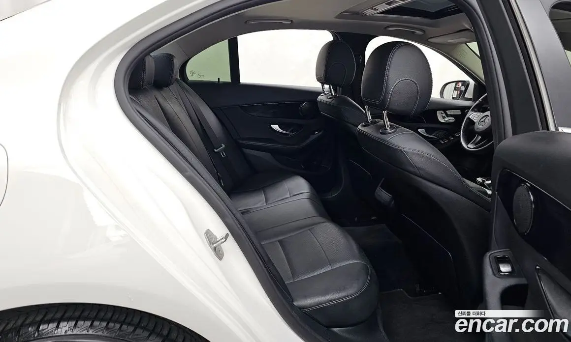 Mercedes-Benz C-Class 2018 2.0 автомат (гидро), фото 12