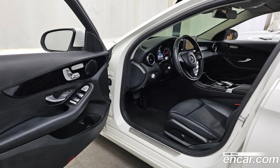 Mercedes-Benz C-Class 2018 2.0 автомат (гидро), фото 10