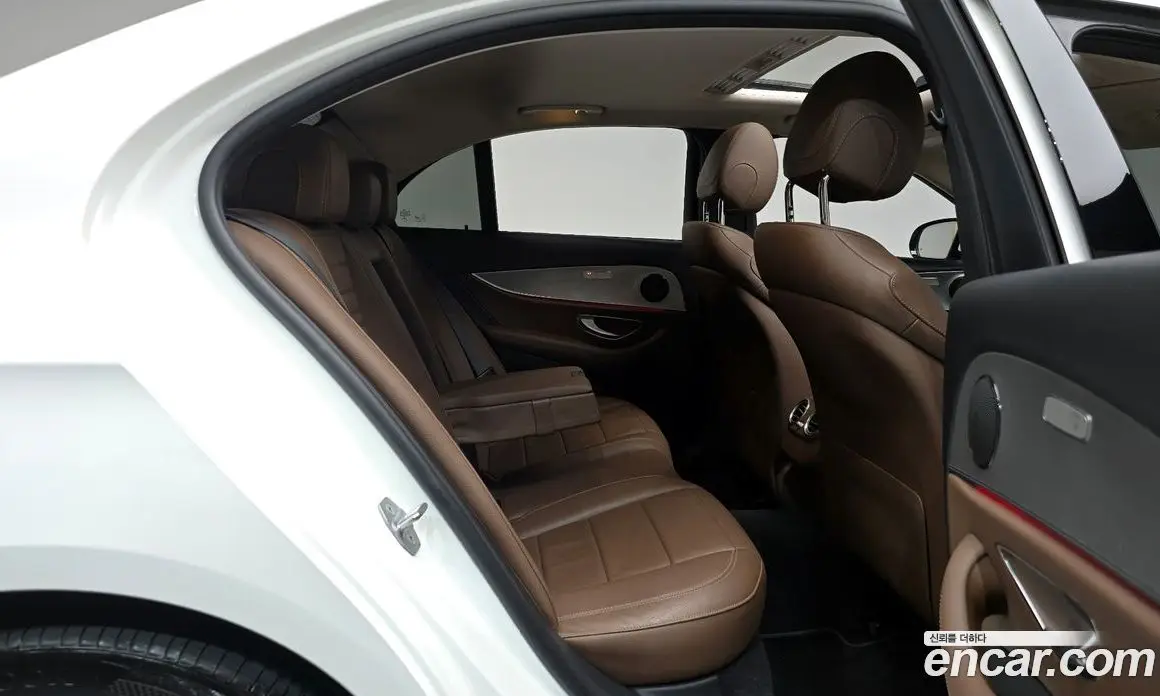 Mercedes-Benz E-Class 2018 2.0 автомат (гидро), фото 12