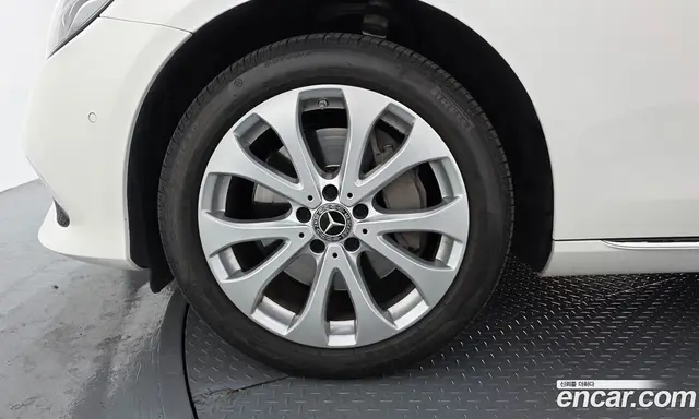 Mercedes-Benz E-Class 2019 2.0 автомат (гидро), миниатюра 5