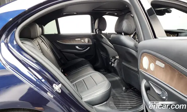 Mercedes-Benz E-Class 2021 2.0 автомат (гидро), миниатюра 12
