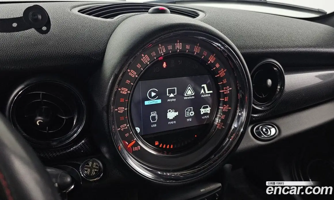 Mini Cooper Convertible 2015 1.6 автомат (гидро), фото 16 Mini Cooper Convertible 2015 1.6 автомат (гидро), фото 16